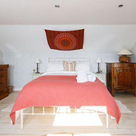 Woodfield Wellbeing Apartment Oving ภายนอก รูปภาพ