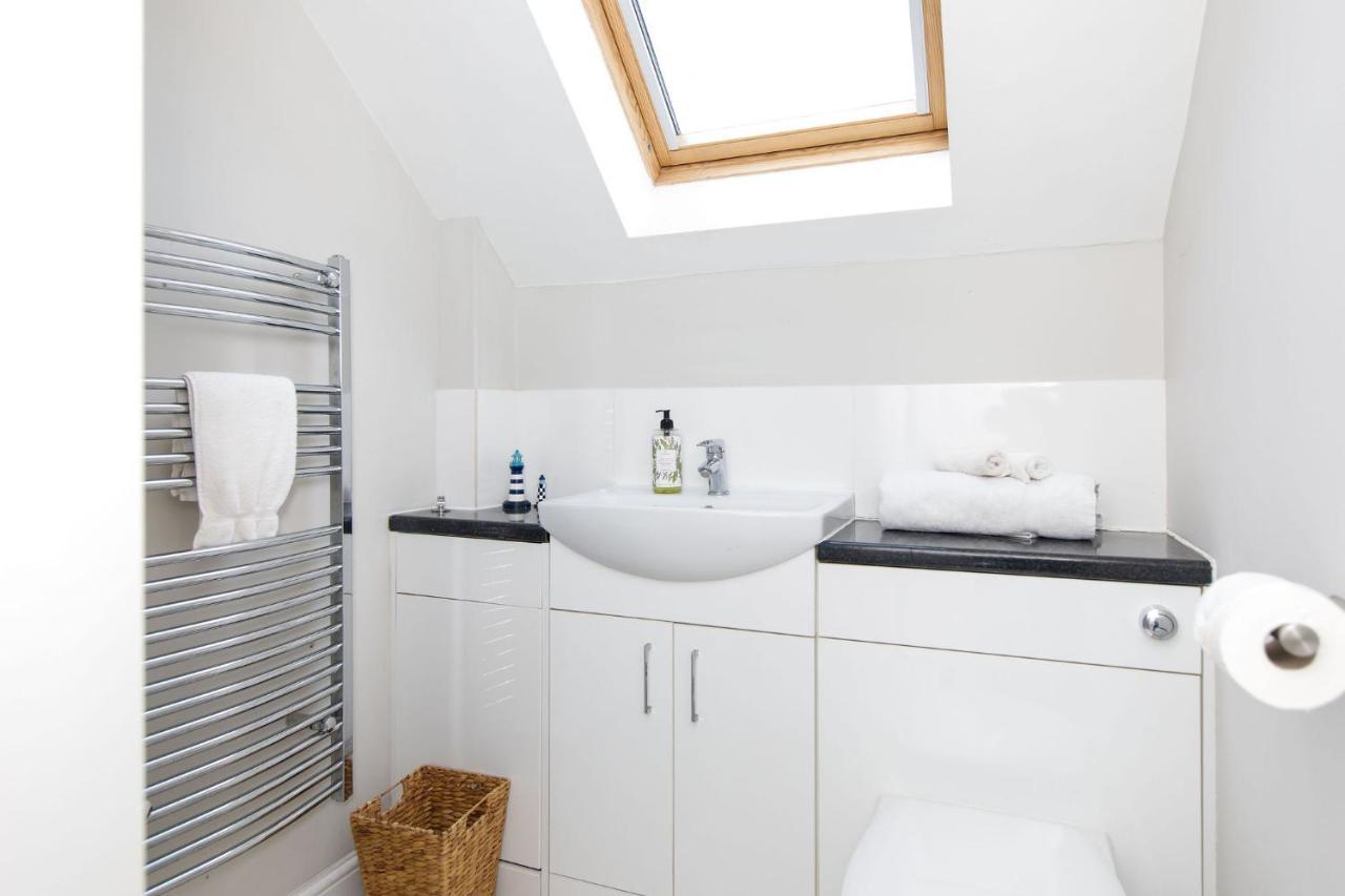 Woodfield Wellbeing Apartment Oving ภายนอก รูปภาพ