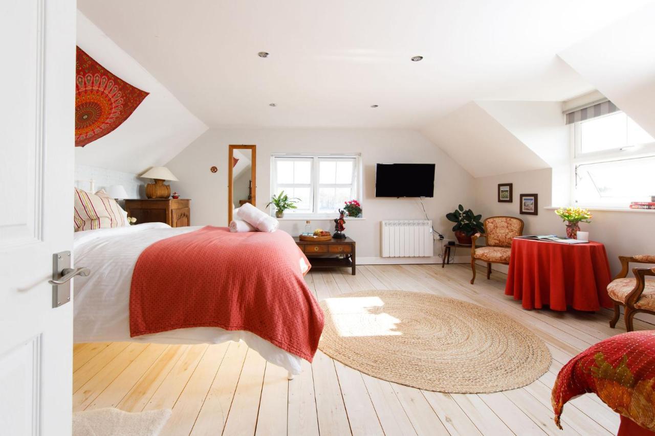 Woodfield Wellbeing Apartment Oving ภายนอก รูปภาพ